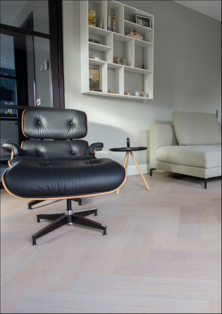 Foto: Eiken visgraat band en bies