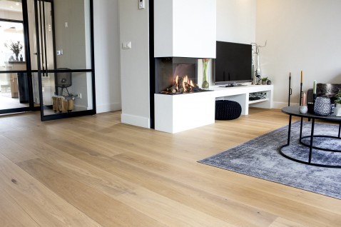 Foto : Waarom zou u kiezen voor een gelakte houten vloer?