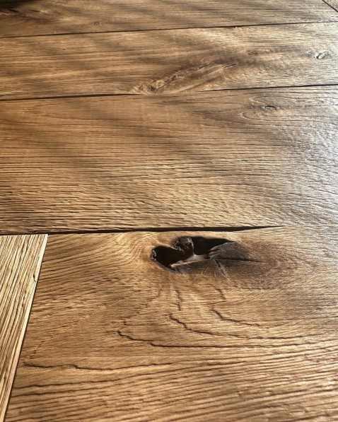 Foto : Shrunk Face vloer: pure karakter in hout
