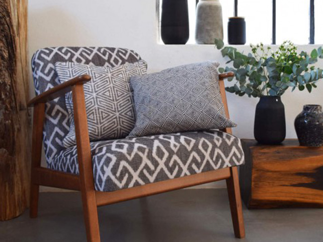 Verwonderend DIY: zo kun je heel makkelijk zelf een stoel stofferen - meubels SW-63